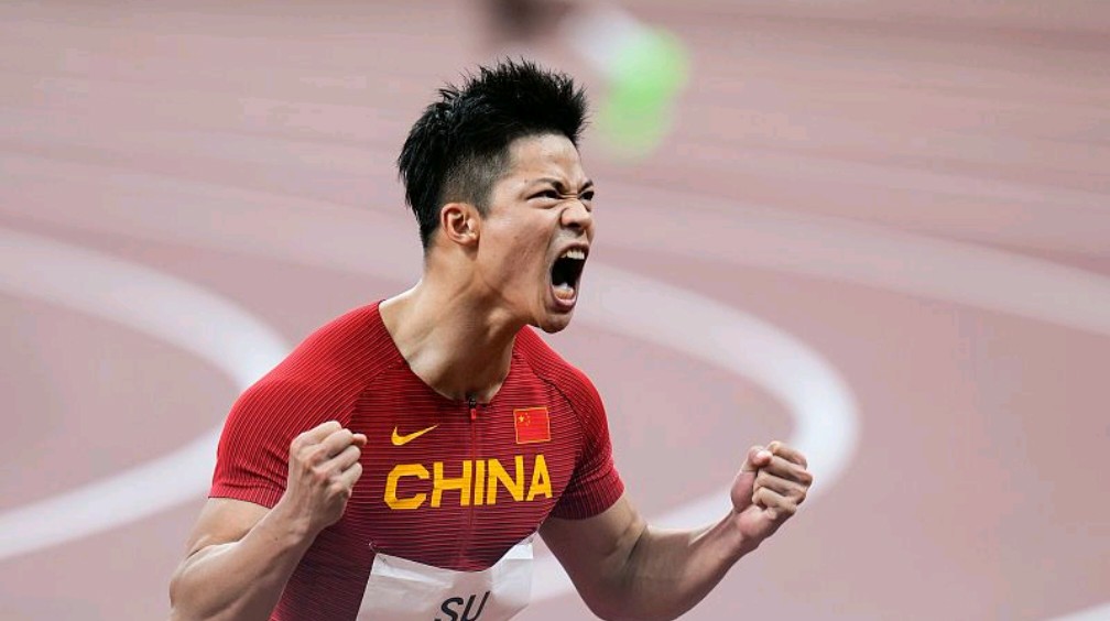 苏炳添压哨绝杀中国女排，全场沸腾！经典一战再现传奇