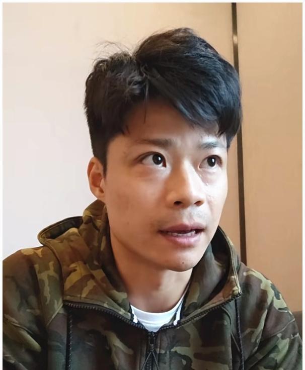 勇士在比赛中受伤退赛，苏炳添主帅表示担忧